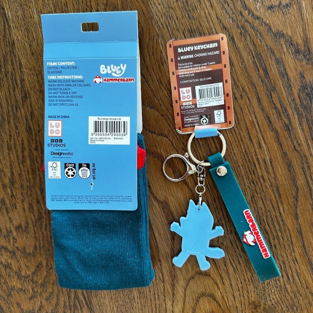 Bluey Hammerbarn Socks and Key Ring Bundle Bunnings Exclusive Rare - Picture 3 of 3